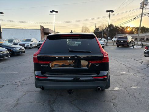 Used 2018 Volvo XC60 T6 Momentum w/ Convenience Package image 4