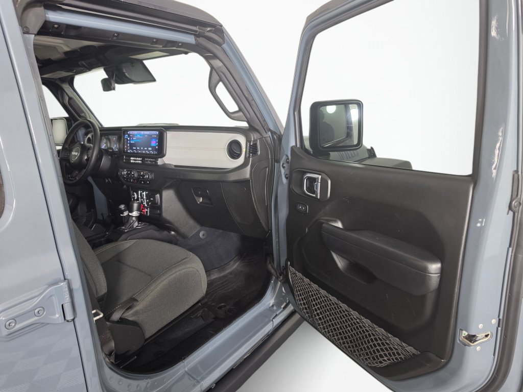 Used 2024 Jeep Wrangler Unlimited AWD/4WD image 37