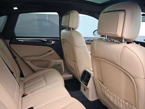 Used 2026 Porsche Macan AWD/4WD image 7