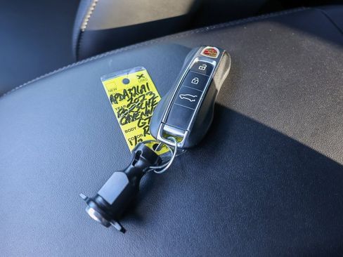 Used 2023 Porsche Cayenne GTS image 29