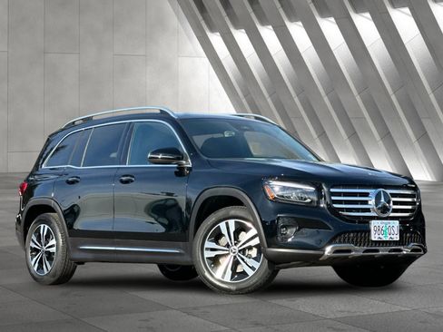 Certified 2025 Mercedes-Benz GLB 250 4MATIC image 2