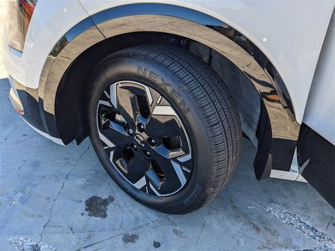 Certified 2025 Kia Niro Wind image 37