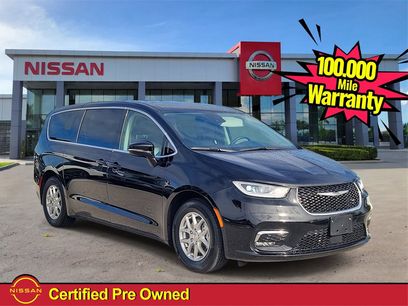 Used 2024 Chrysler Pacifica Touring-L