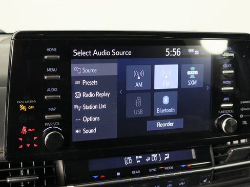 Used 2022 Toyota Sienna XSE image 32