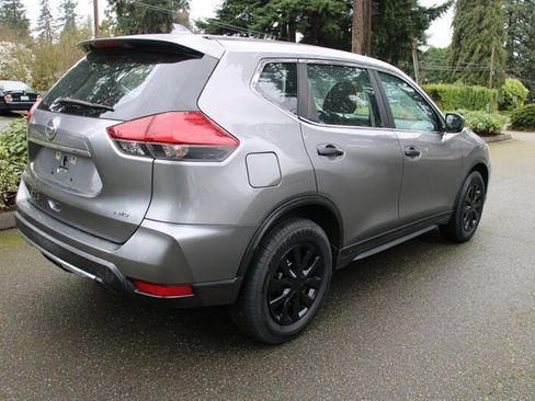 Used 2017 Nissan Rogue S AWD/4WD image 3