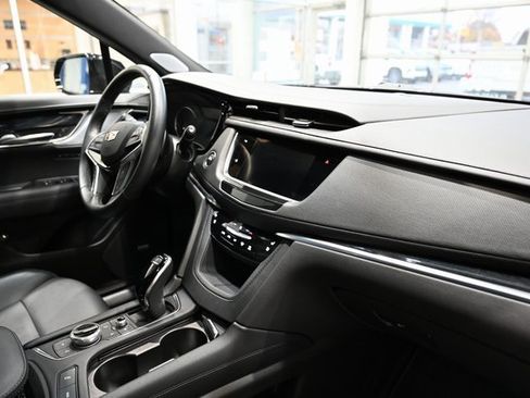 Used 2025 Cadillac XT5 Premium Luxury image 13