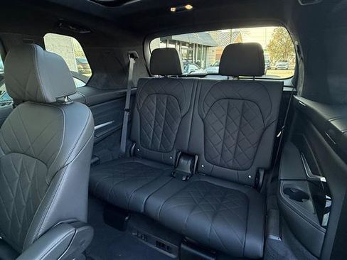 Used 2023 BMW X7 xDrive40i w/ Executive Package image 25