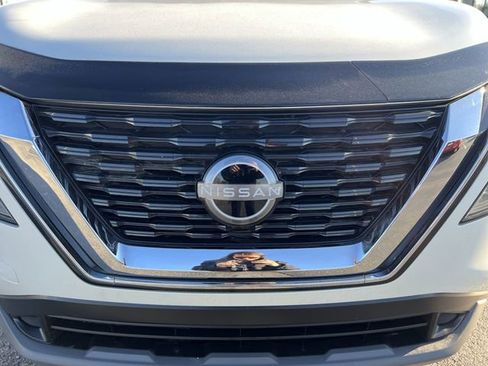 Used 2022 Nissan Rogue SV image 34