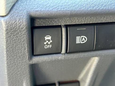 Certified 2023 Toyota Sienna LE image 27