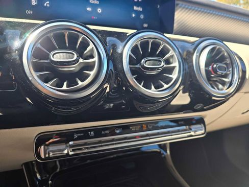 Used 2025 Mercedes-Benz CLA 250 image 31