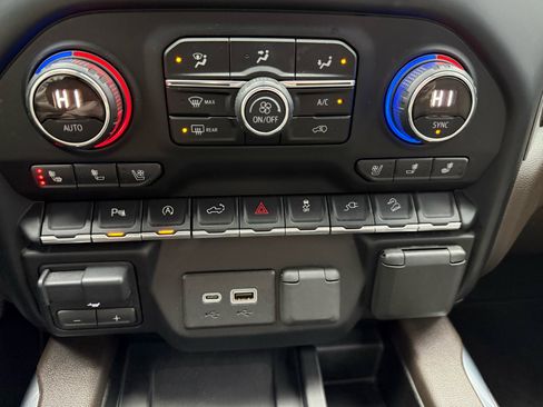 Used 2019 Chevrolet Silverado 1500 LTZ w/ LTZ Texas Edition image 34