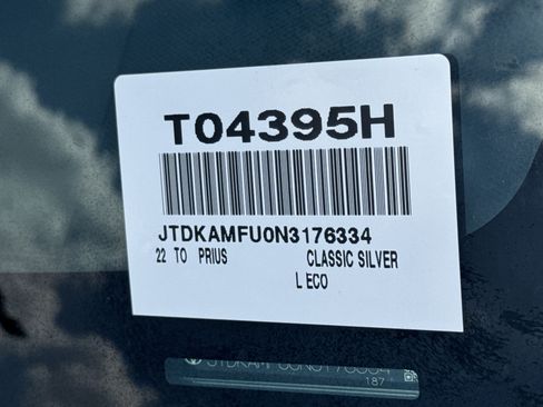 Used 2022 Toyota Prius LE FWD image 36
