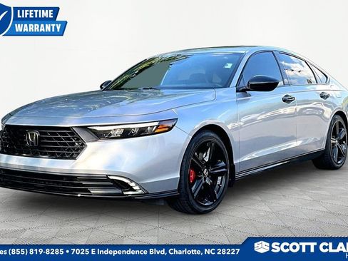 Used 2024 Honda Accord Sport image 3