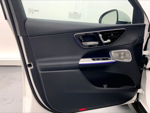 Used 2026 Mercedes-Benz GLC 300 image 19
