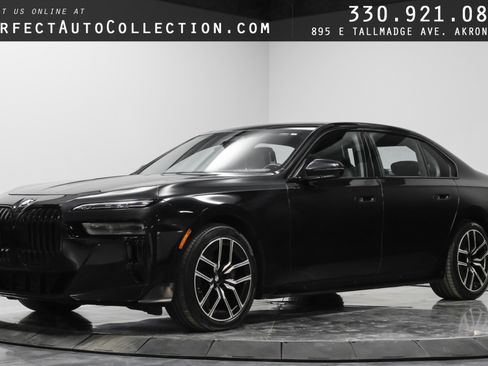 Used 2023 BMW 760i xDrive w/ Executive Package image 1