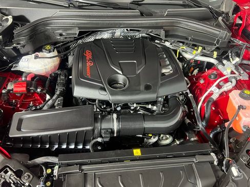 Used 2023 Alfa Romeo Stelvio Sprint image 35