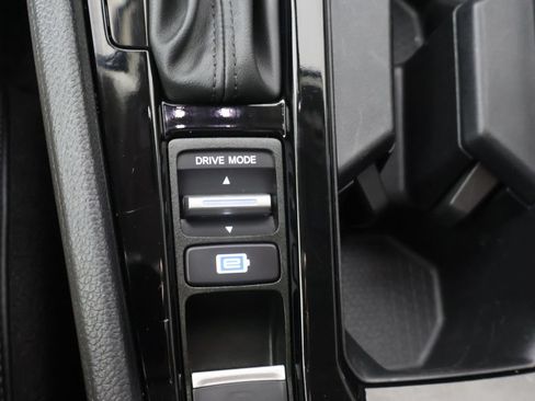 Used 2025 Honda Accord EX-L image 48