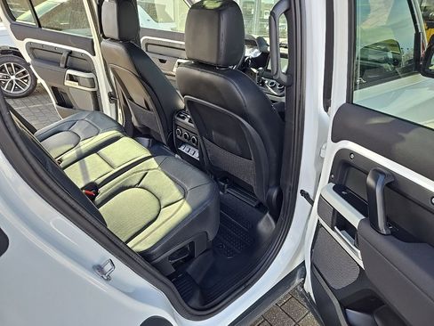 Used 2023 Land Rover Defender 110 S image 19