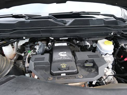 Used 2024 RAM 2500 Laramie w/ Safety Group AWD/4WD image 33
