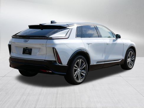 New 2026 Cadillac Lyriq Luxury w/ LPO, Floor Liner Package AWD/4WD image 6