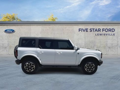 Used 2024 Ford Bronco Outer Banks AWD/4WD image 9