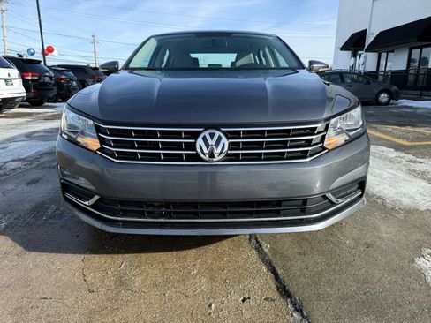 Used 2017 Volkswagen Passat 1.8T S image 4