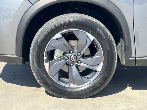 Used 2026 Nissan Rogue SV image 25