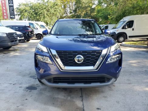 Certified 2021 Nissan Rogue SV FWD image 2