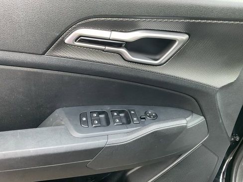 Used 2025 Kia Sportage LX image 18