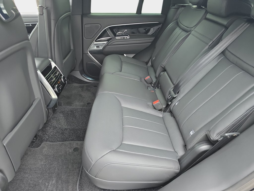 New 2026 Land Rover Range Rover SE AWD/4WD image 16