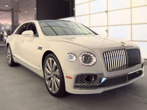 Used 2021 Bentley Flying Spur V8 AWD/4WD image 1