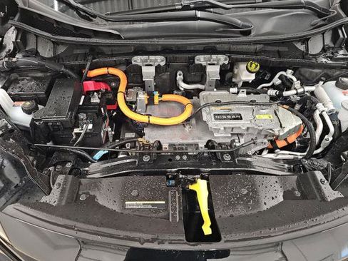 Used 2023 Nissan Ariya AWD image 7