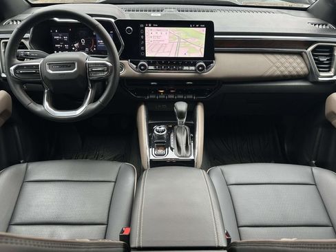 Used 2024 GMC Canyon Denali image 15