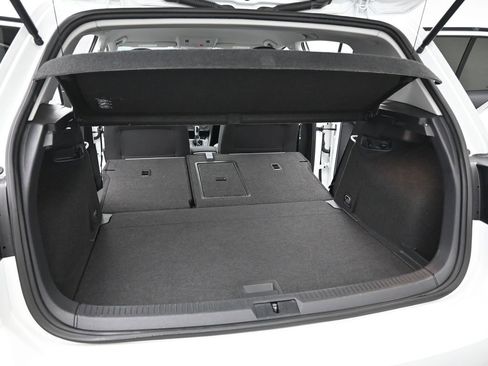 Used 2016 Volkswagen e-Golf SE w/ DC Fast Charging Package image 20