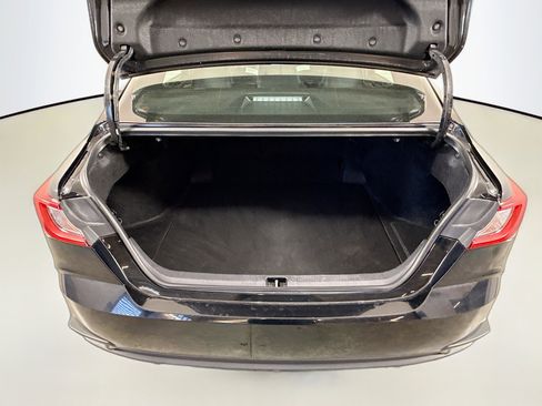 Used 2025 Toyota Camry SE image 22