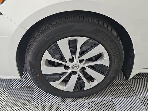 Certified 2023 Nissan Altima 2.5 S FWD image 10