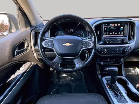 Used 2016 Chevrolet Colorado LT w/ LT Convenience Package RWD image 5
