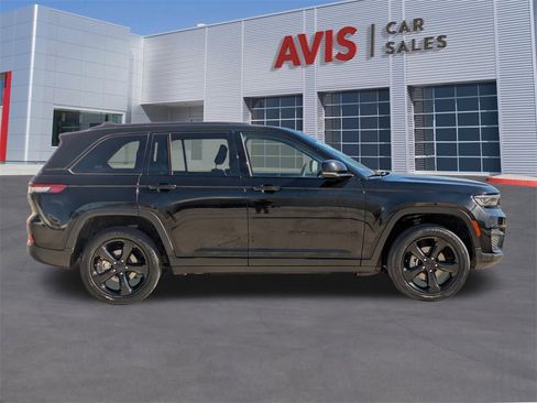 Used 2023 Jeep Grand Cherokee Altitude image 5