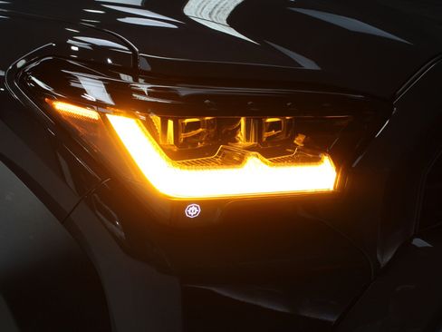 Used 2025 Toyota 4Runner Trailhunter image 9