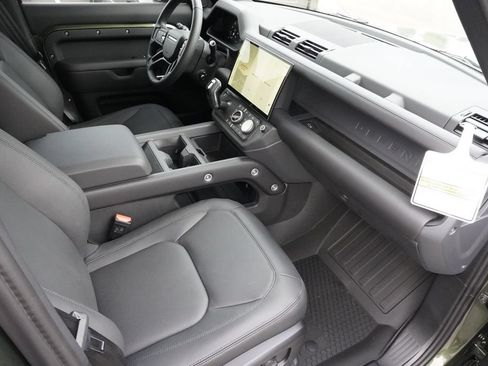 New 2026 Land Rover Defender 110 X-Dynamic SE AWD/4WD image 22