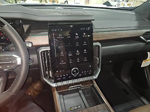 New 2026 GMC Acadia Denali Ultimate w/ LPO, All-Weather Package image 14