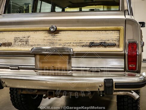 Used 1988 Jeep Grand Wagoneer AWD/4WD image 40
