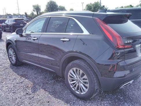 Used 2025 Cadillac XT4 Premium Luxury FWD image 2