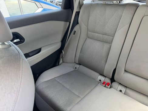 Used 2025 Nissan Rogue SV FWD image 41