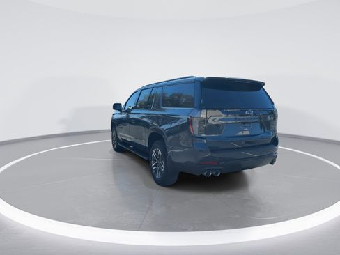 Used 2025 Chevrolet Suburban Z71 w/ Comfort Package image 7