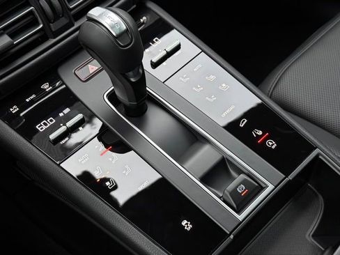 New 2026 Porsche Macan AWD/4WD image 29