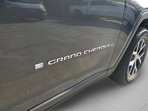 Used 2025 Jeep Grand Cherokee Limited w/ Trailer Tow Package image 5