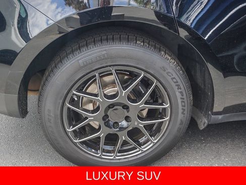 Used 2018 Porsche Macan AWD/4WD image 8