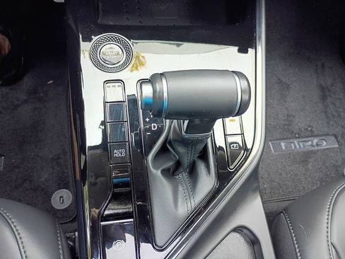 Certified 2025 Kia Niro EX Touring FWD image 24