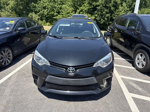 Used 2016 Toyota Corolla L FWD image 2